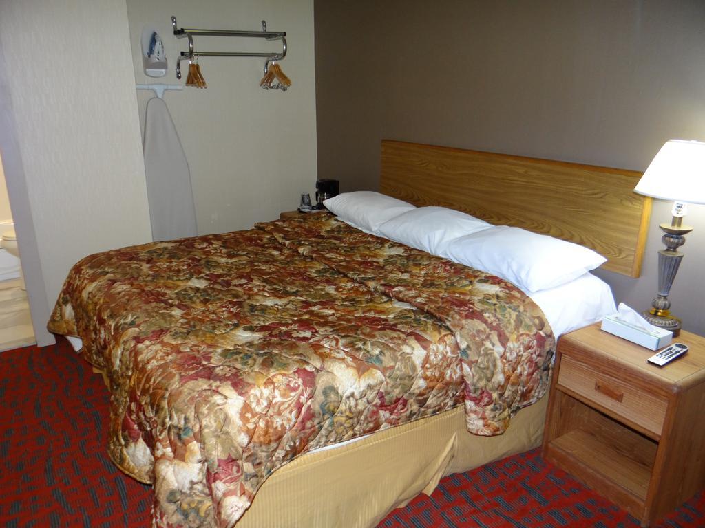 Edelweiss Ski Lodge Ellicottville Phòng bức ảnh